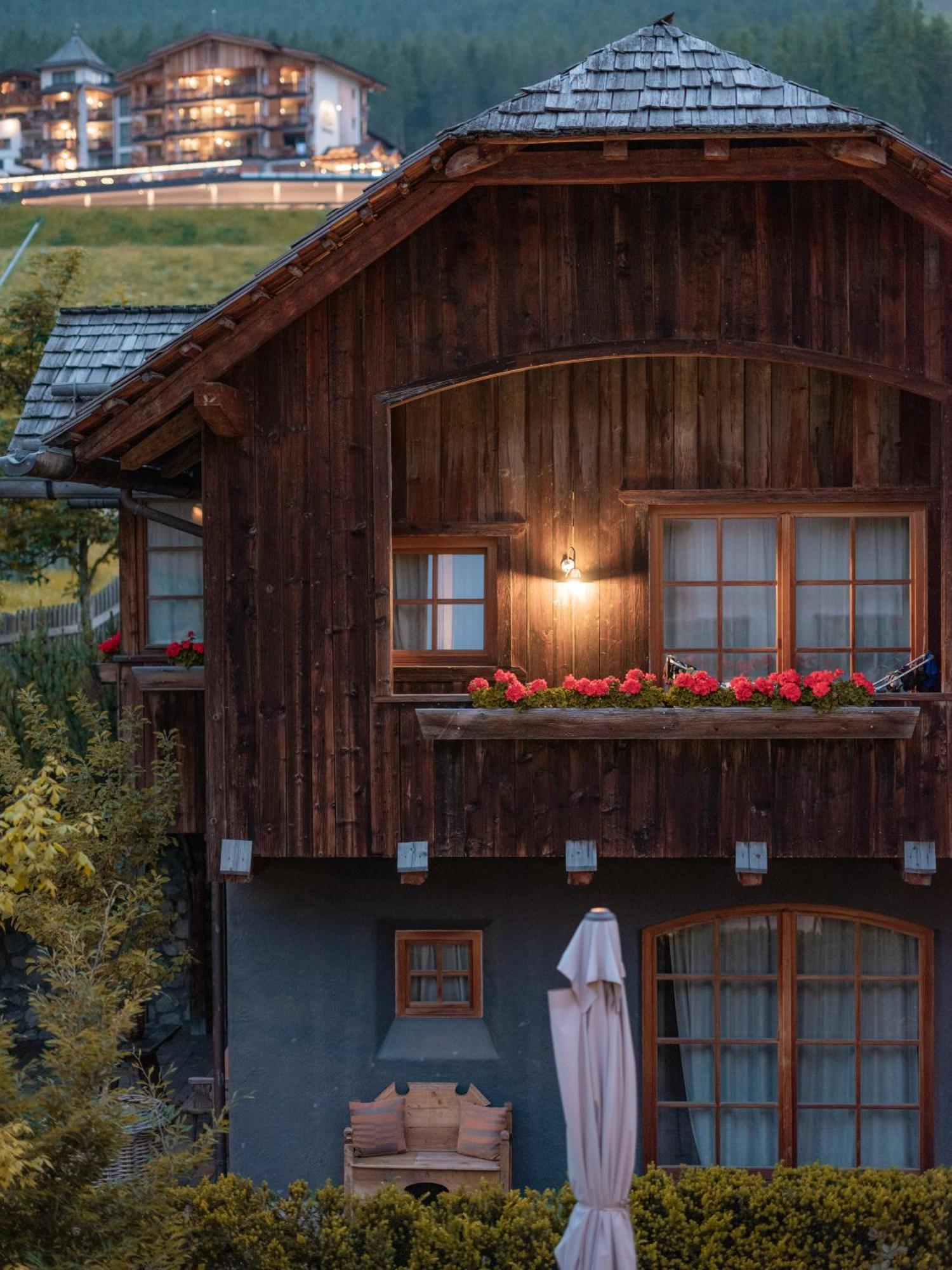 Sportony Mountain Lodges La Villa  Exterior photo